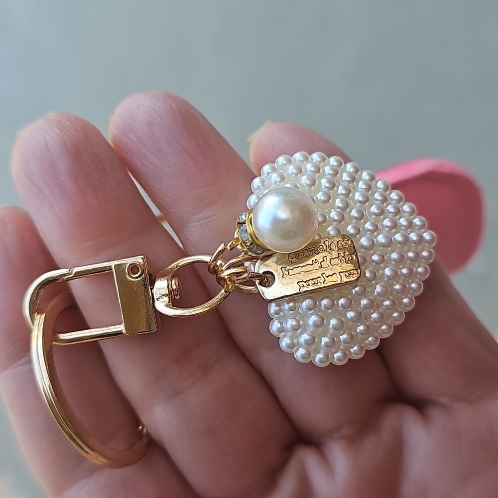 Elegant Heart Pearl Keychain, Bag Charm, Pendant, Car Key Accesories Valentines - Picture 5 of 6